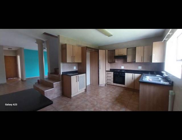 2 BEDROOM DUPLEX FOR SALE IN VANDERBIJLPARK SE 4
